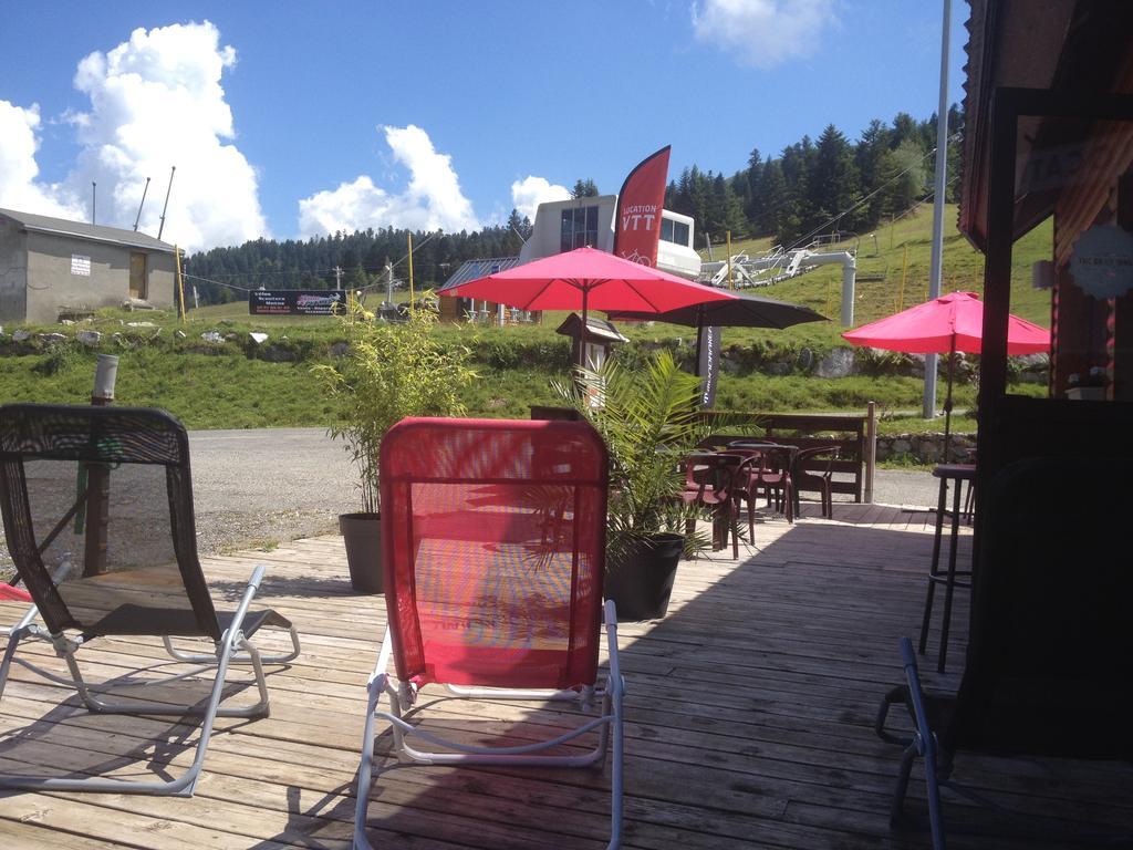 Hotel Le Tuc De L'Etang Boutx Exteriör bild