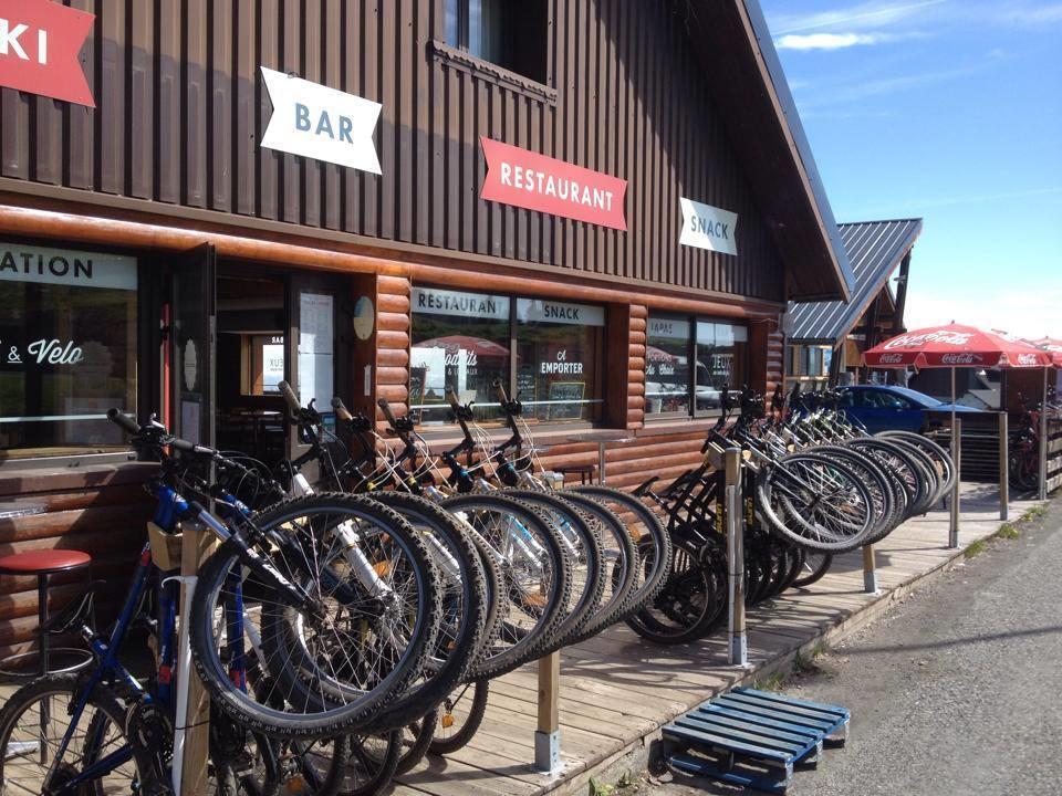 Hotel Le Tuc De L'Etang Boutx Exteriör bild
